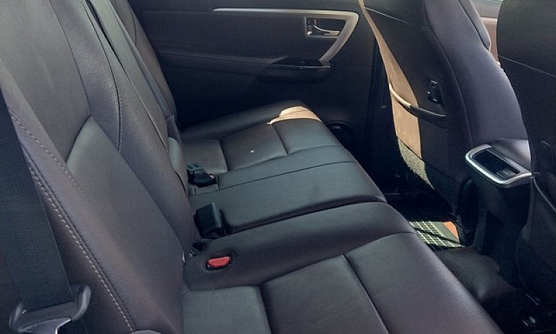 Toyota Hilux Sw4 Srx...