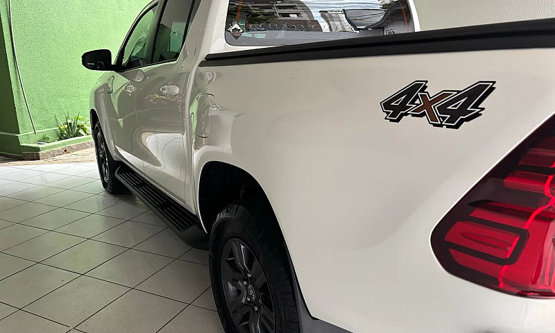 Toyota Hilux Cd Sr 4...