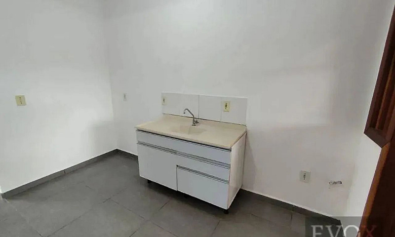 Sobrado De Dois Quar...