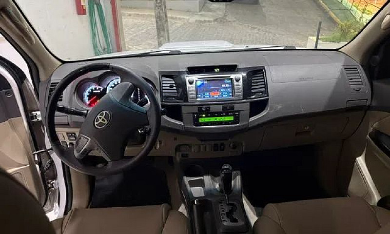 Toyota Hilux Sw4 Srv...