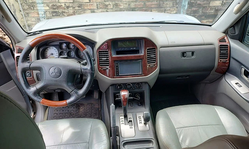 Mitsubishi Pajero Hp...