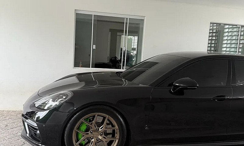 Porsche Panamera Tur...
