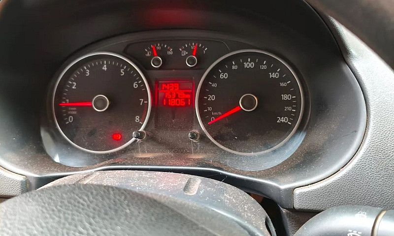 Volkswagen Voyage Tr...