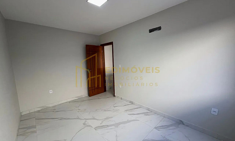 Casa Com 3 Quartos E...