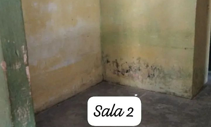 Vende-Se Casa Com 3 ...