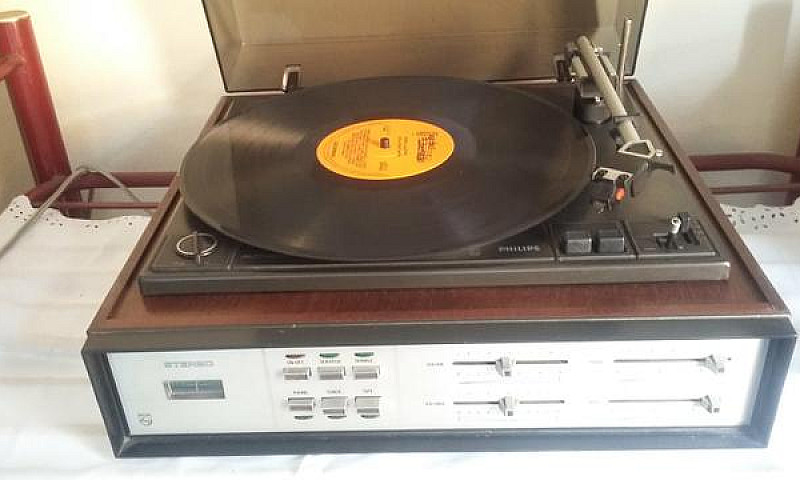 Toca Discos Retrô...