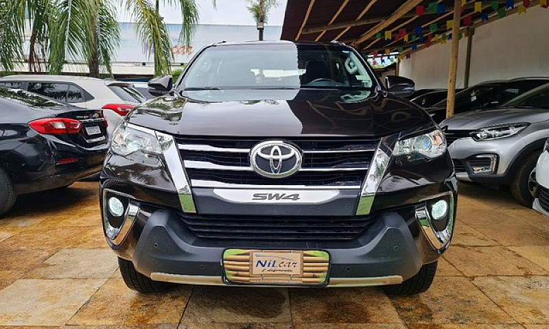 Toyota Hilux Sw4 Srv...