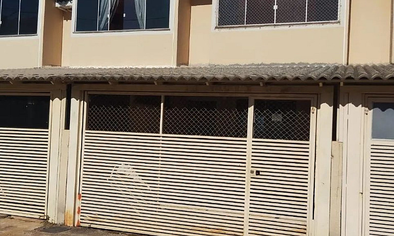 Casa Sobrado Condomí...