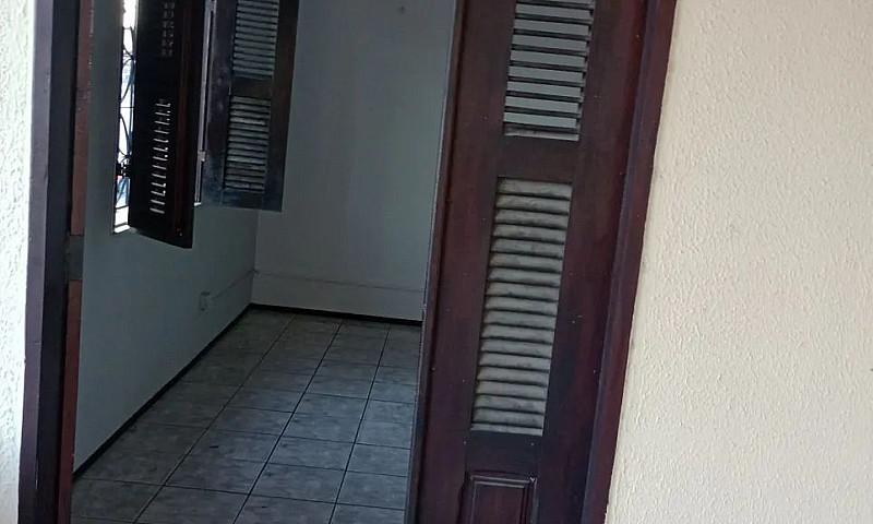 Aluga-Se. Casa Duple...
