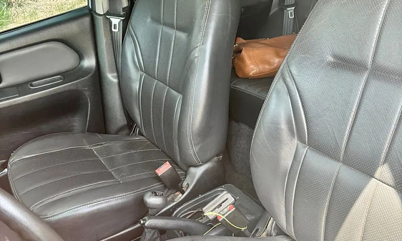 Mitsubishi Pajero Tr...