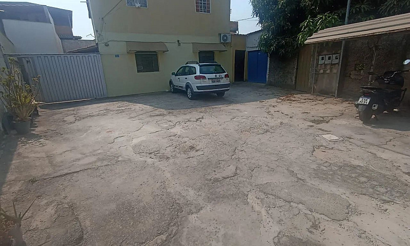 Vende-Se Casa Em Ven...