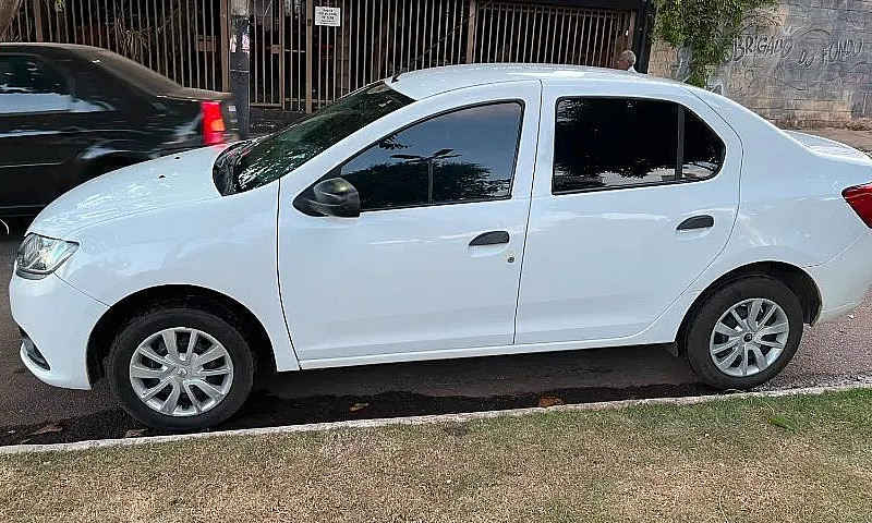 Renault Logan Authen...