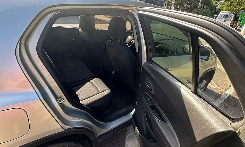 Chevrolet Tracker Lt...