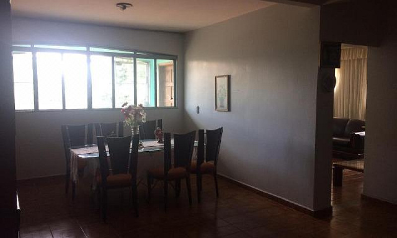 Casa Comercial Setor...