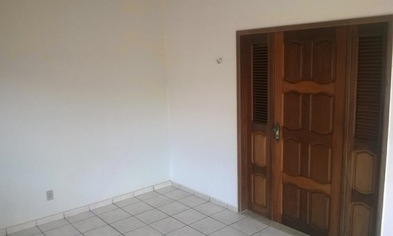 Casa De Esquina Em P...