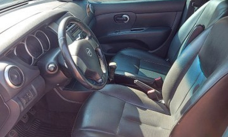 Vendo Livina Xgear 1...