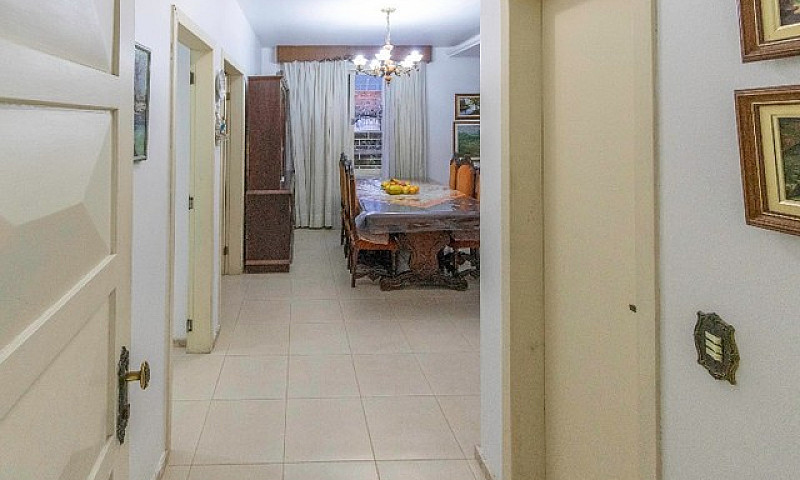 Casa Em Tristeza...