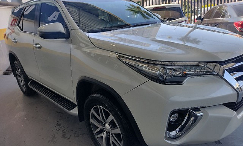 Toyota Hilux Sw4 Srx...