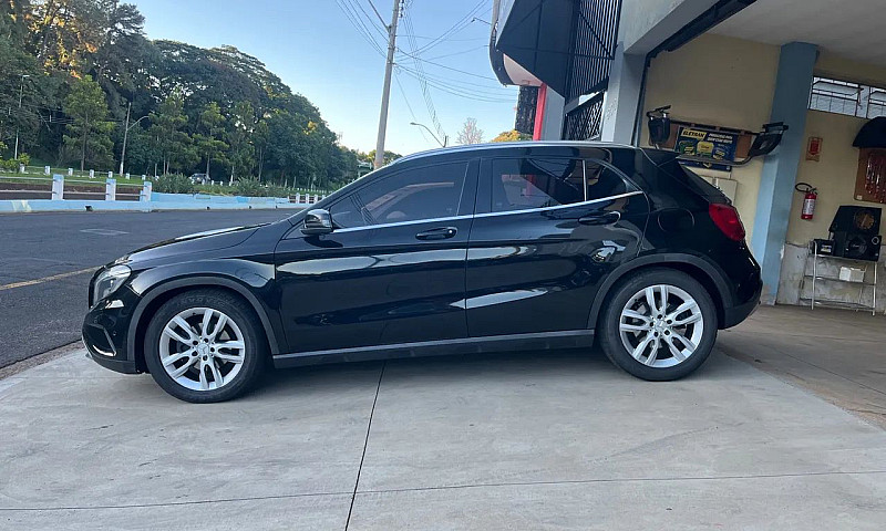 Mercedes Benz Gla 20...