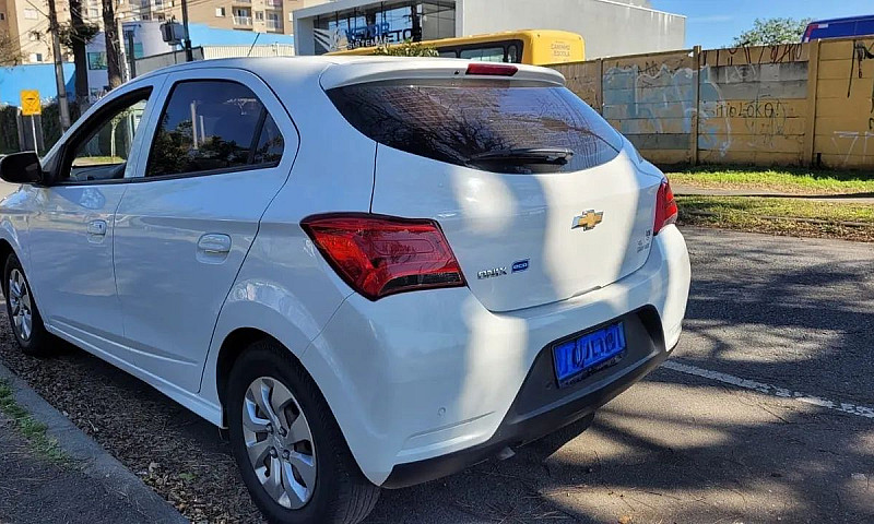Chevrolet Onix Hatch...