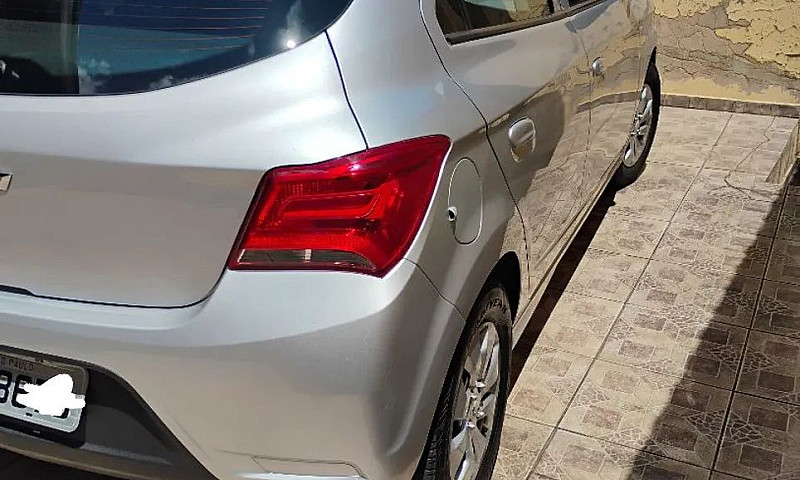 Chevrolet Onix Hatch...