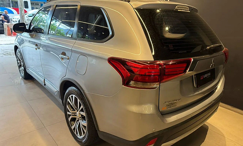 Mitsubishi Outlander...