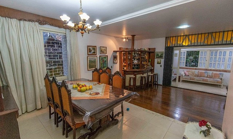 Casa Em Tristeza...