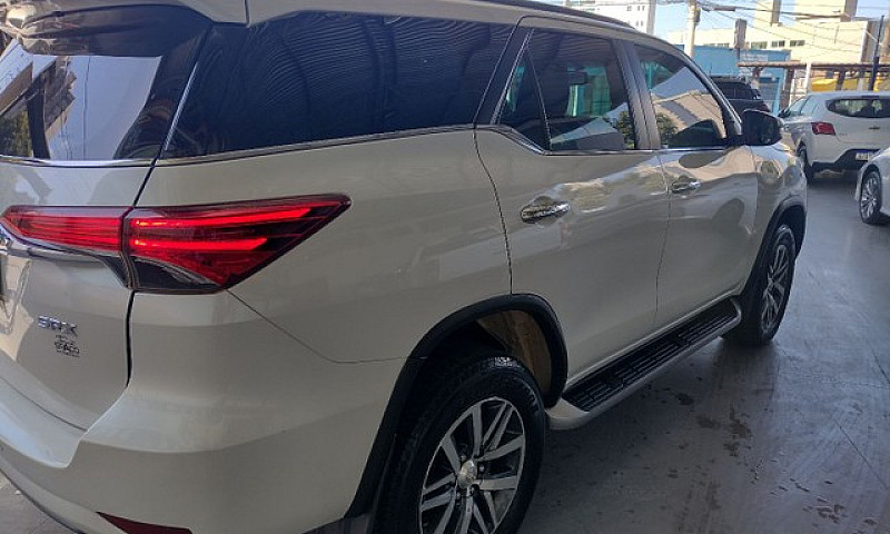 Toyota Hilux Sw4 Srx...