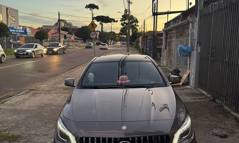 Mercedes-Benz Cla-25...