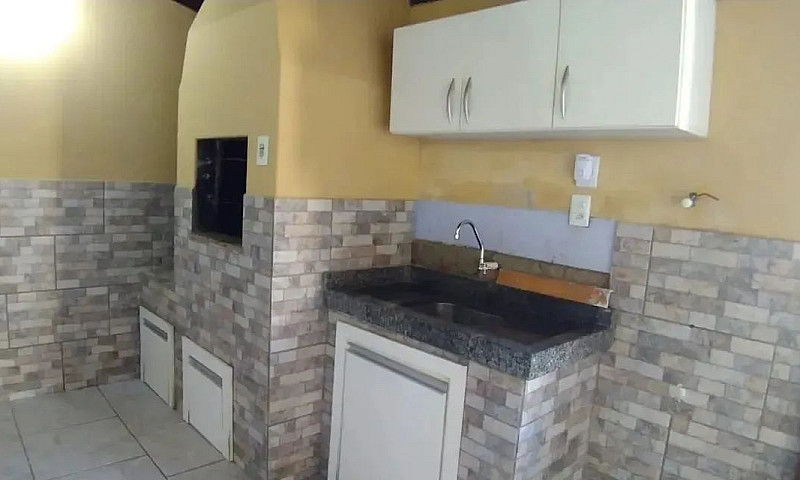 Aluga-Se Ótima Casa ...
