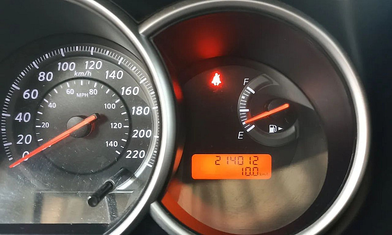 Nissan Tiida Sl 1.8/...