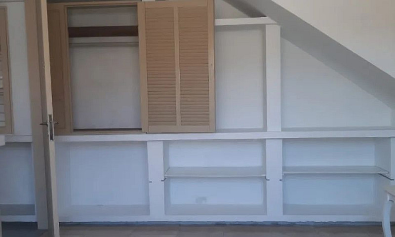 Quarto Para Moça - A...