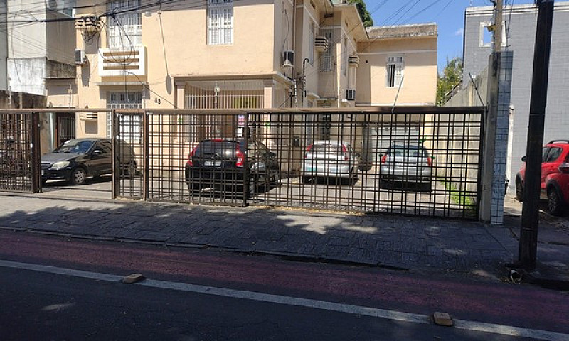 Alugo Ótima Casa Com...