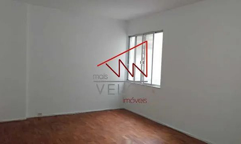 Apartamento-À Venda-...
