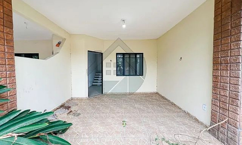 Casa Com 3 Quartos E...