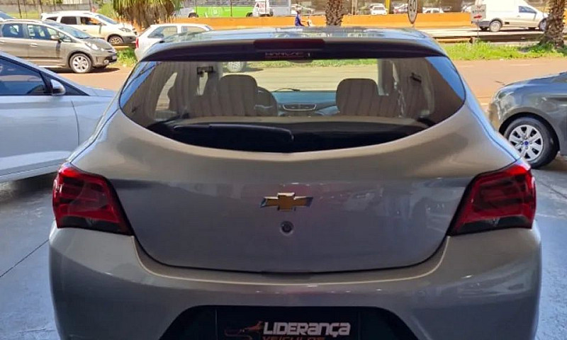 Onix 1.0 Lt Hatch An...