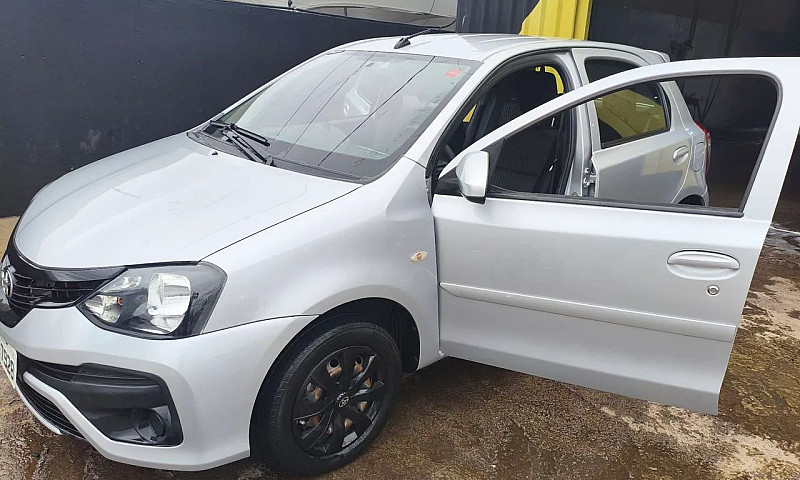 Toyota Etios X 1.3 F...