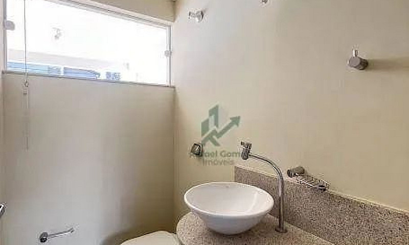 Casa Com 3 Dormitóri...