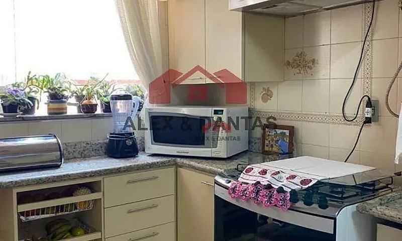 Casa Com 3 Dormitóri...