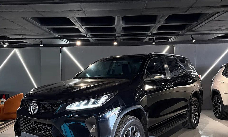Toyota Hilux Sw4 Srx...