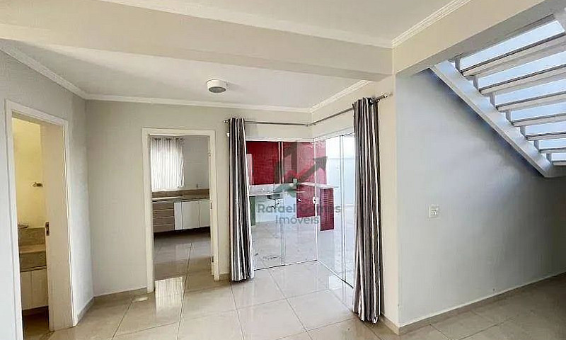 Casa Com 3 Dormitóri...