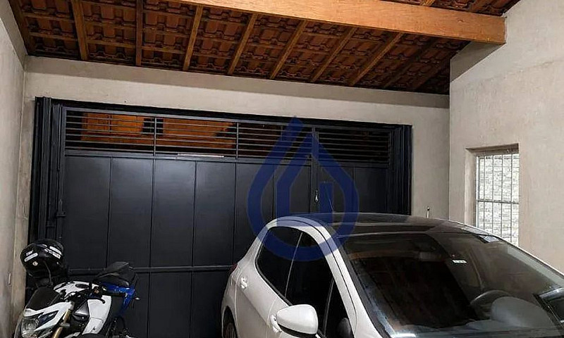 Casa Com 3 Dormitóri...
