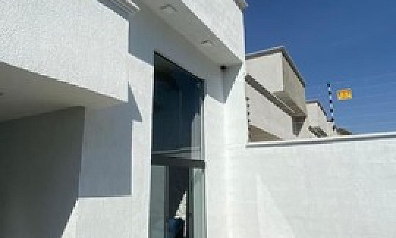 Casa Com 3 Dormitóri...