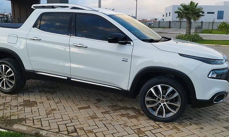 Fiat Toro Volcano 2....