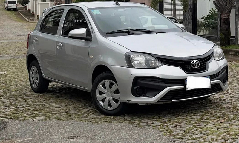 Toyota Etios X 1.3 F...
