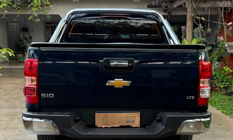 Chevrolet S10 Pick-U...