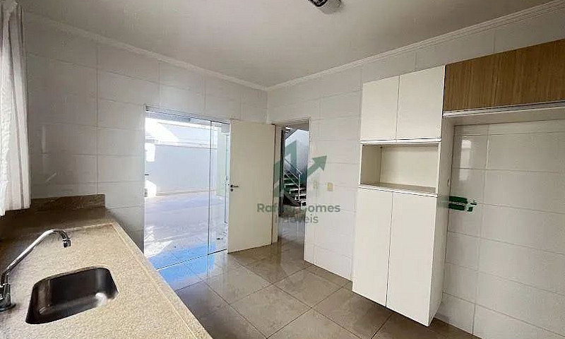 Casa Com 3 Dormitóri...