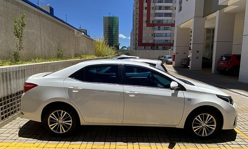 Vendo Toyota Corolla...