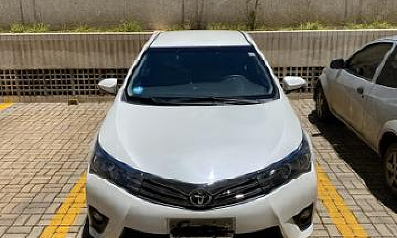 Vendo Toyota Corolla...