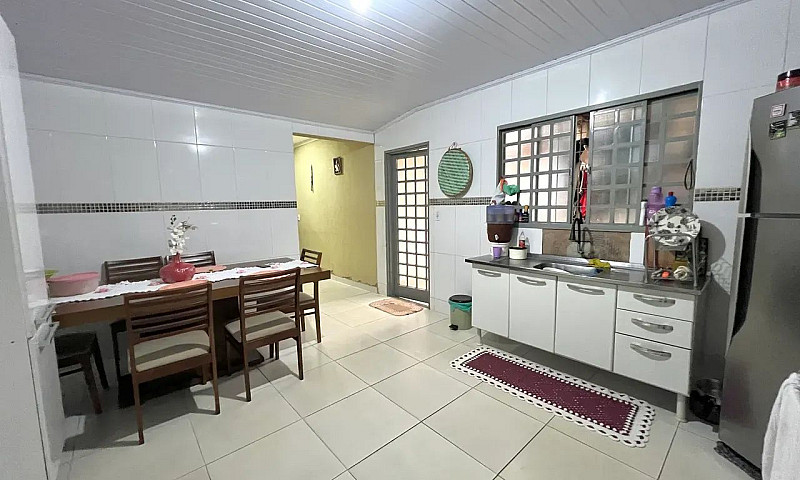 Vendo Casa Com 3 Qua...
